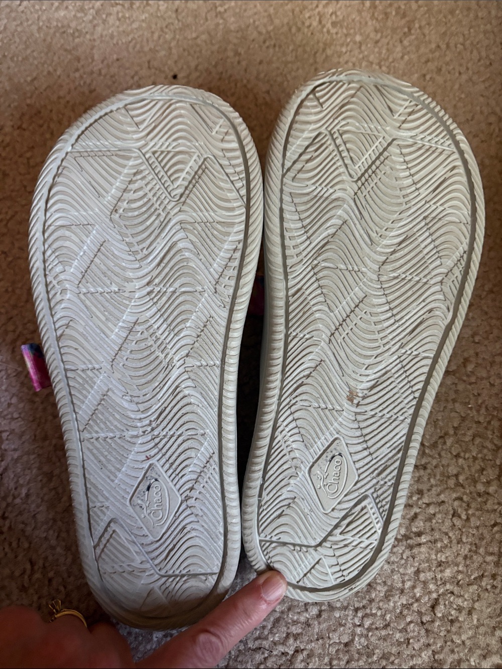 Womans chaco tye dye chillos sandals size 9 like new - Picture 3 of 4